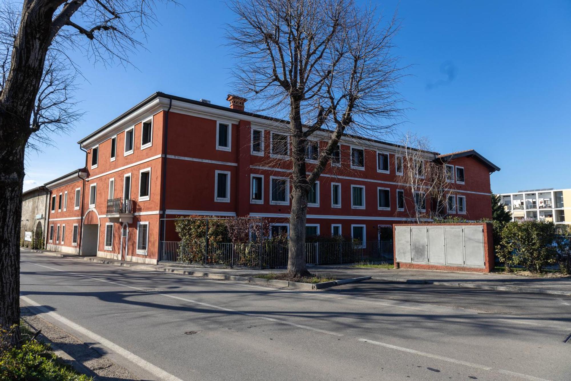 Maison 140 Lonato Luaran gambar